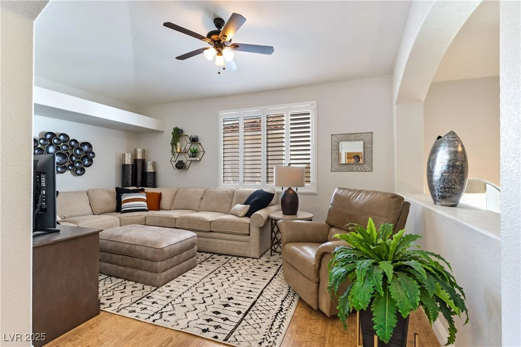 7648 Rolling View, Las Vegas, NV 89149