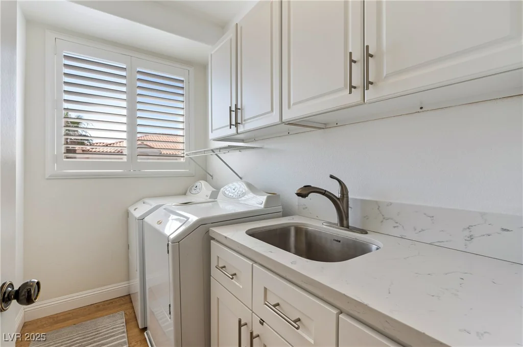 7648 Rolling View, Las Vegas, NV 89149