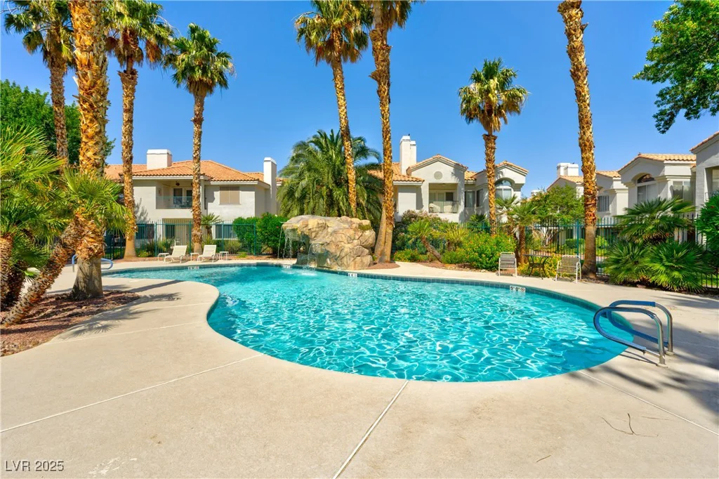 7648 Rolling View, Las Vegas, NV 89149