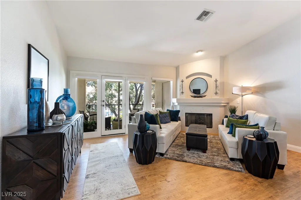 7648 Rolling View, Las Vegas, NV 89149