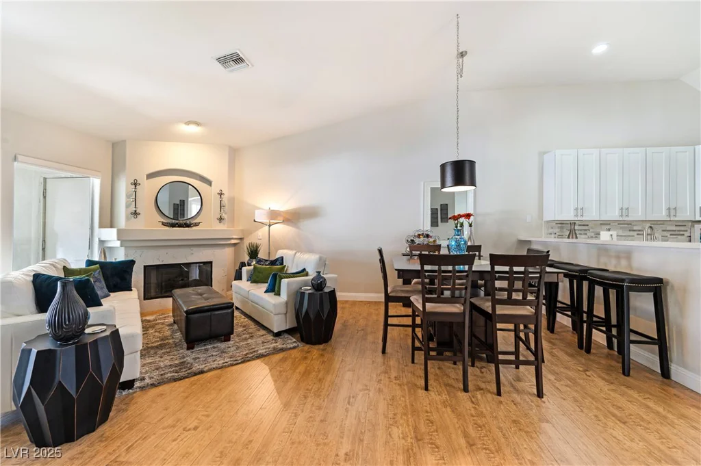7648 Rolling View, Las Vegas, NV 89149