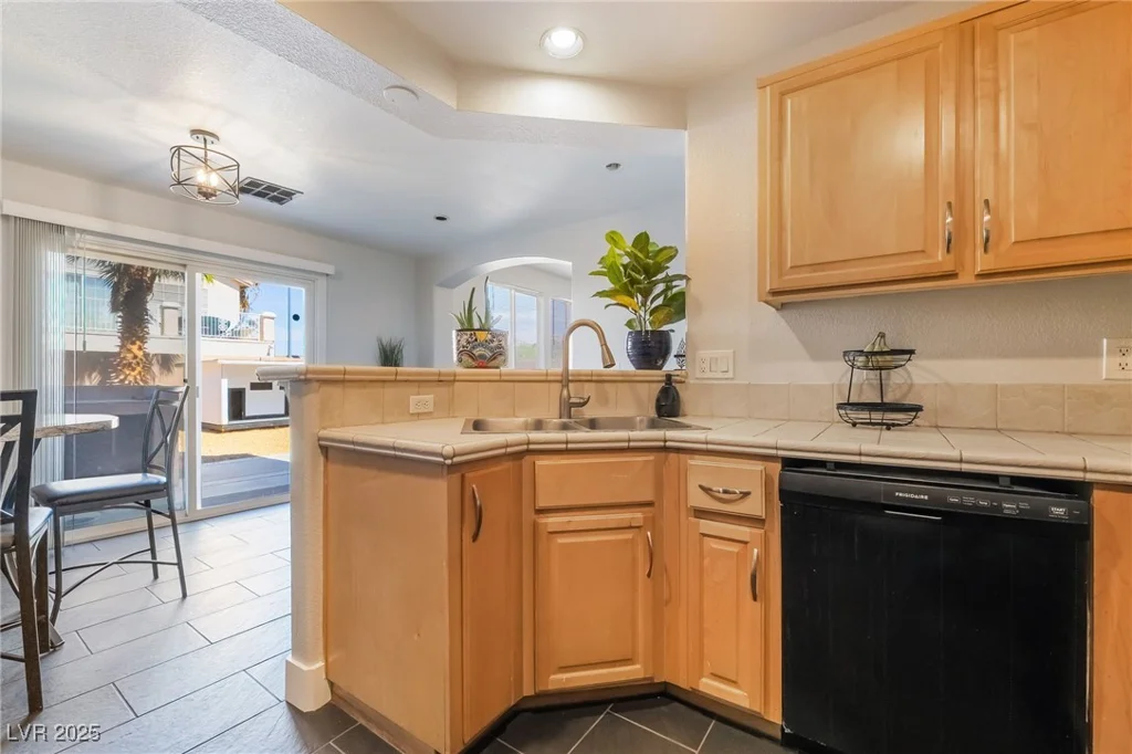 7288 Quarterhorse, Las Vegas, NV 89148