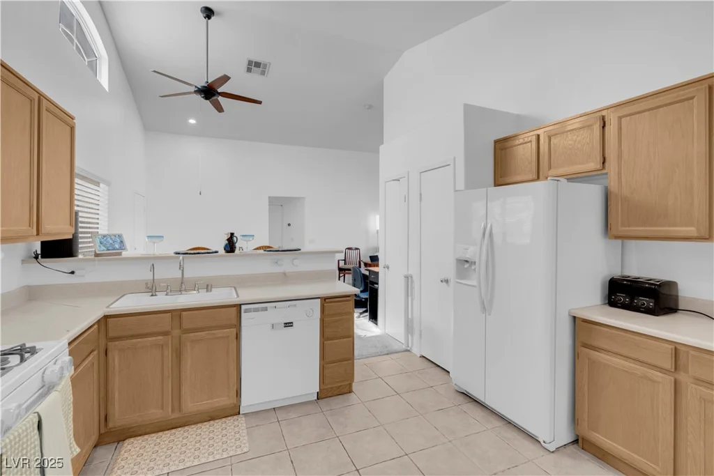 6138 Crystal Flower, North Las Vegas, NV 89031