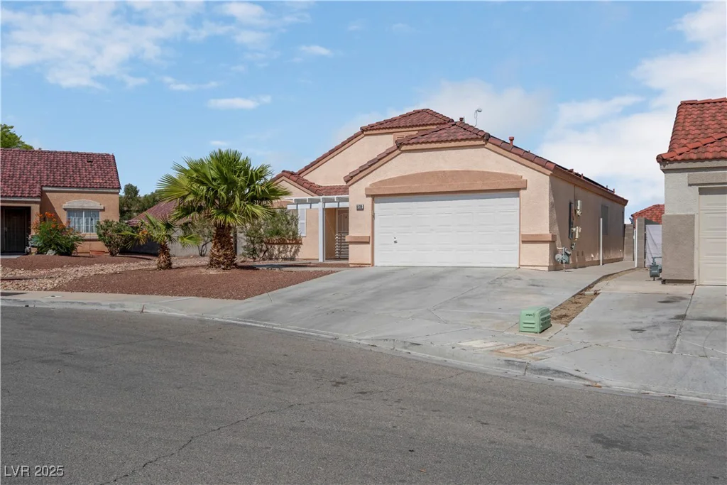 6138 Crystal Flower, North Las Vegas, NV 89031