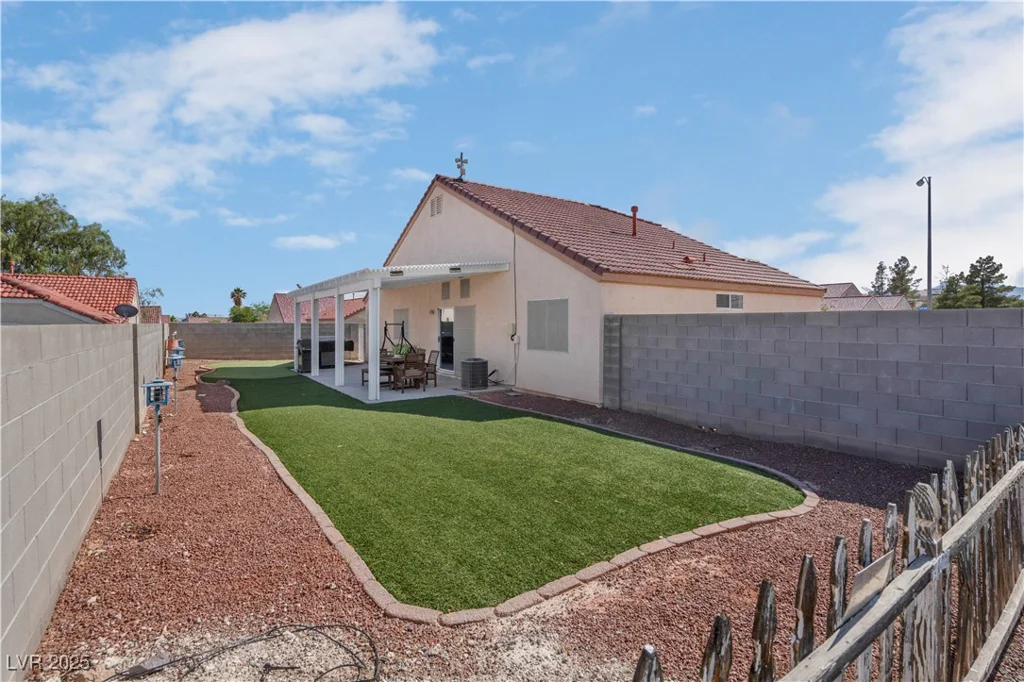 6138 Crystal Flower, North Las Vegas, NV 89031
