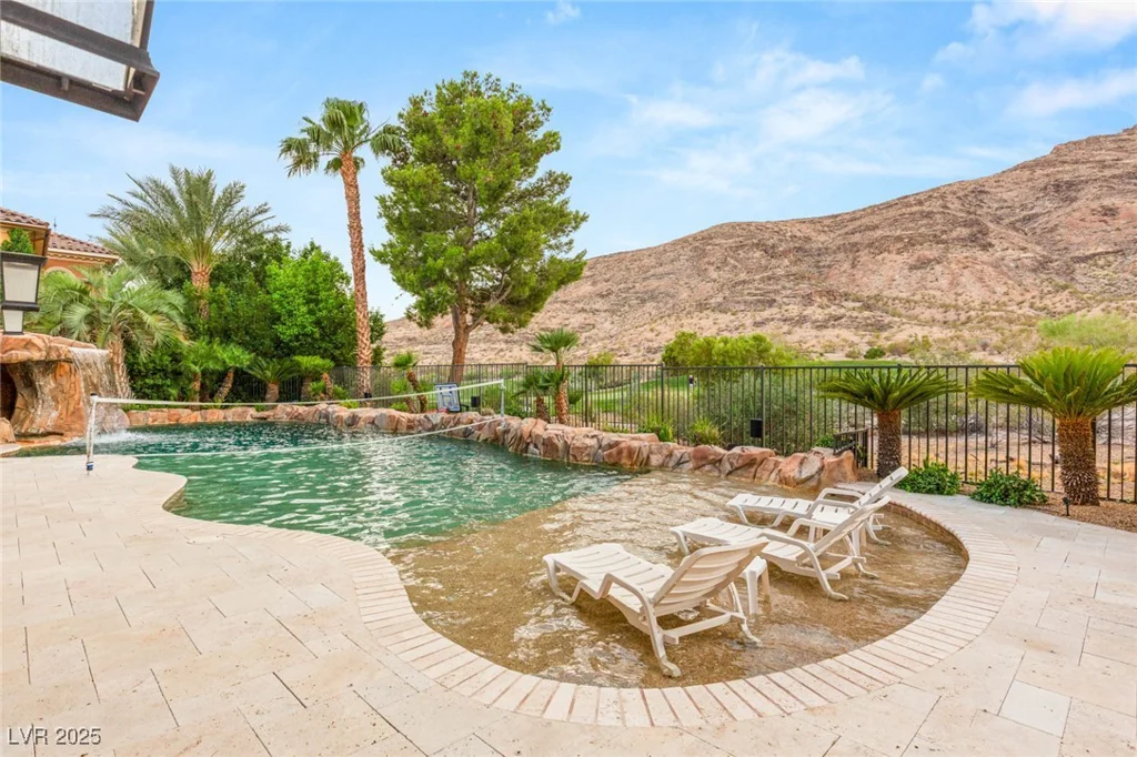2793 Red Arrow, Las Vegas, NV 89135
