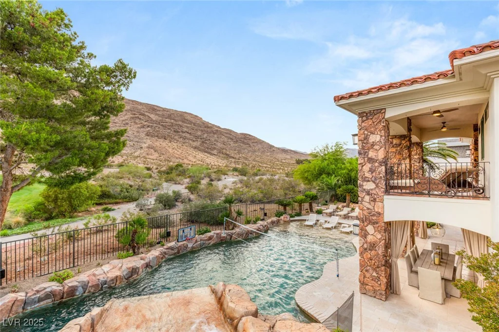 2793 Red Arrow, Las Vegas, NV 89135