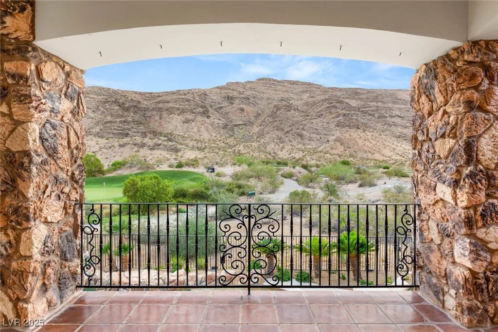 2793 Red Arrow, Las Vegas, NV 89135