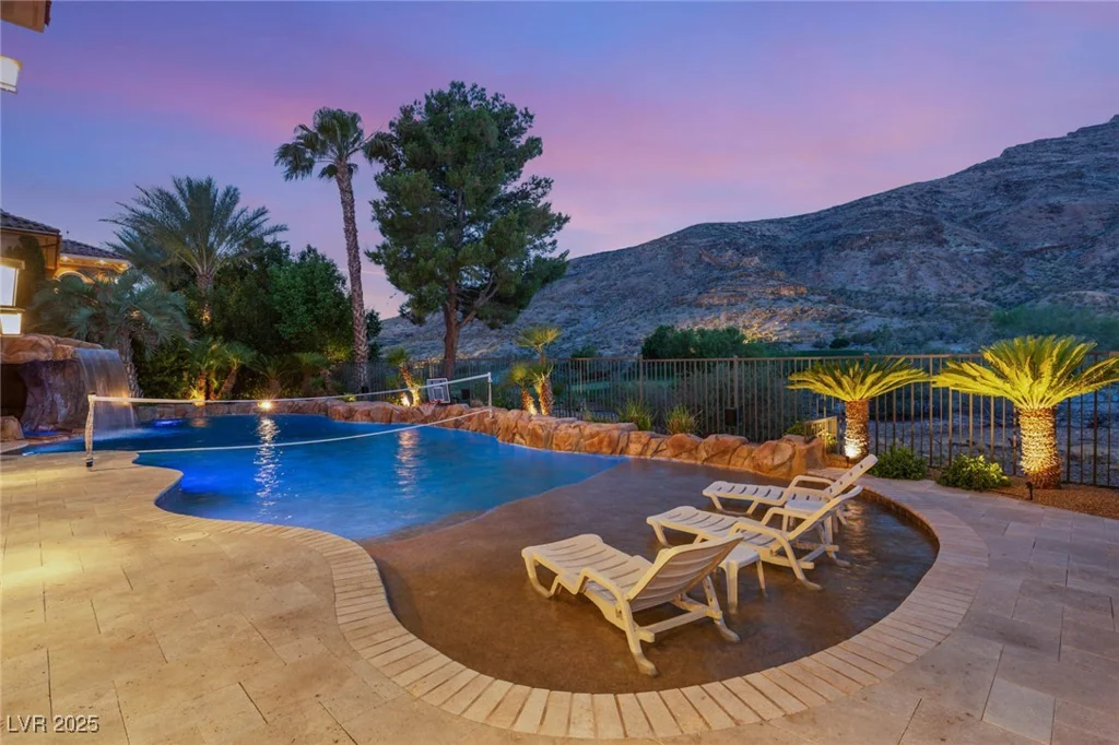2793 Red Arrow, Las Vegas, NV 89135