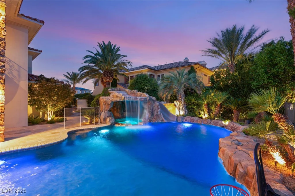2793 Red Arrow, Las Vegas, NV 89135