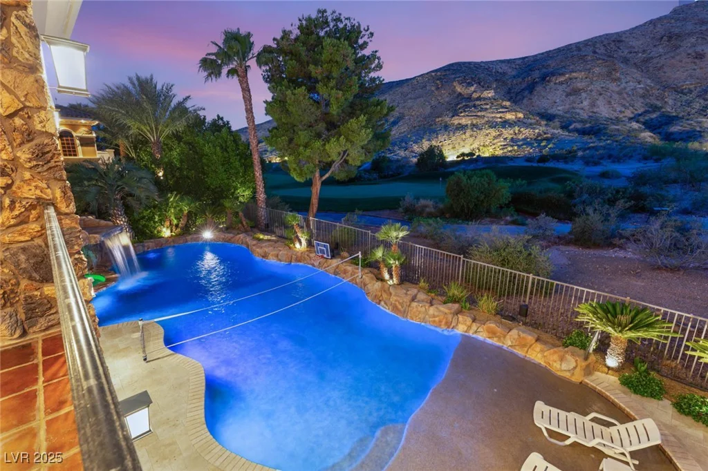 2793 Red Arrow, Las Vegas, NV 89135