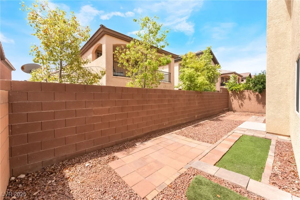 10717 Red Badge, Las Vegas, NV 89166