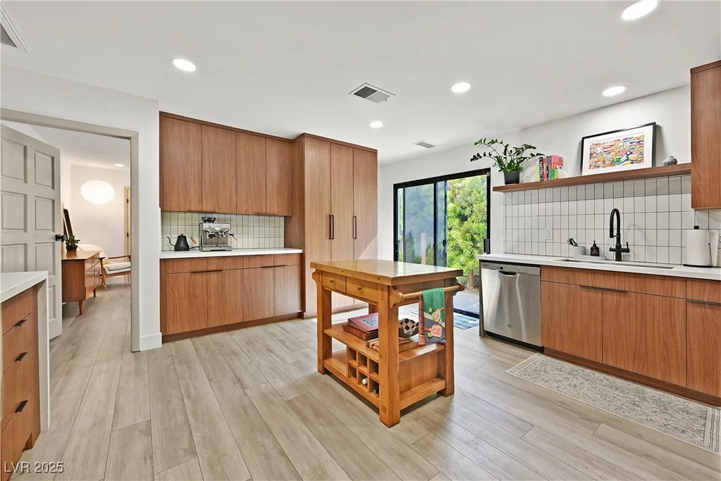 3220 Calle De El Cortez, Las Vegas, NV 89102