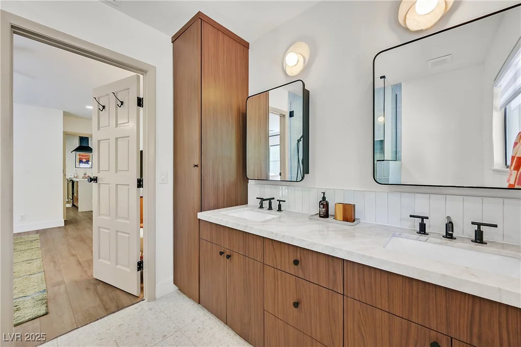3220 Calle De El Cortez, Las Vegas, NV 89102