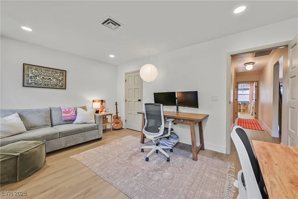 3220 Calle De El Cortez, Las Vegas, NV 89102