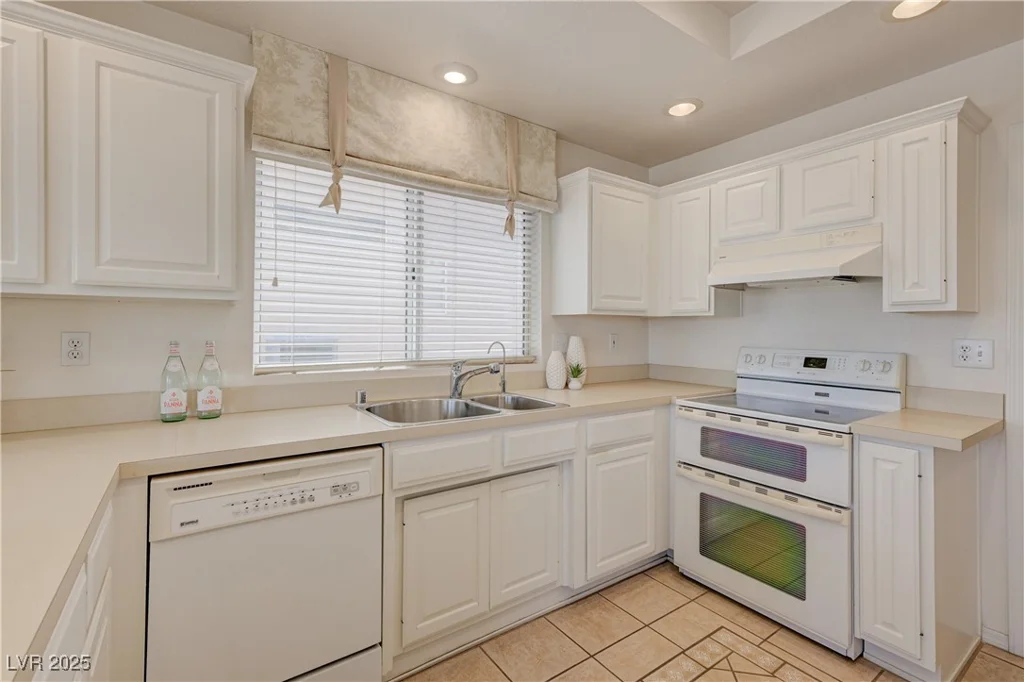 2808 Crown Ridge, Las Vegas, NV 89134
