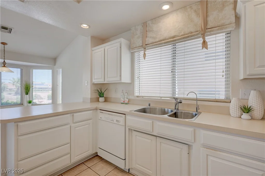 2808 Crown Ridge, Las Vegas, NV 89134