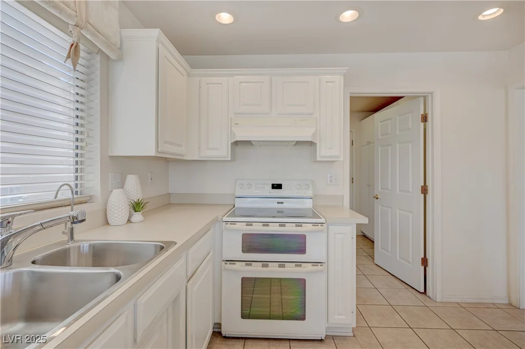 2808 Crown Ridge, Las Vegas, NV 89134