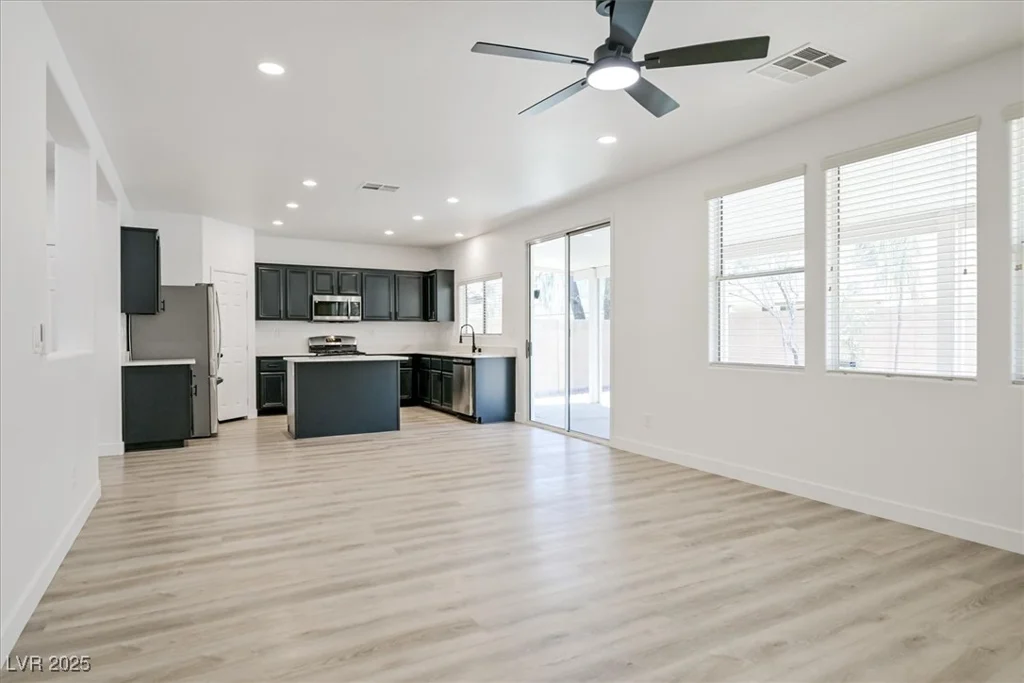 6133 Roseboro, North Las Vegas, NV 89081