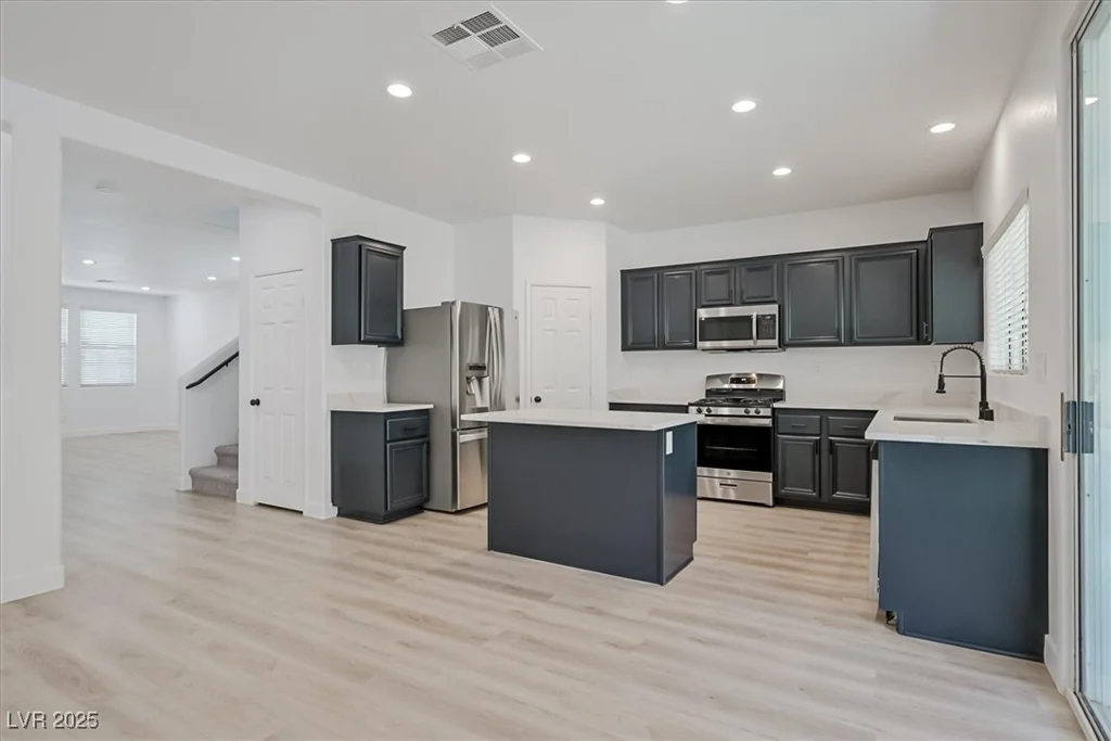 6133 Roseboro, North Las Vegas, NV 89081