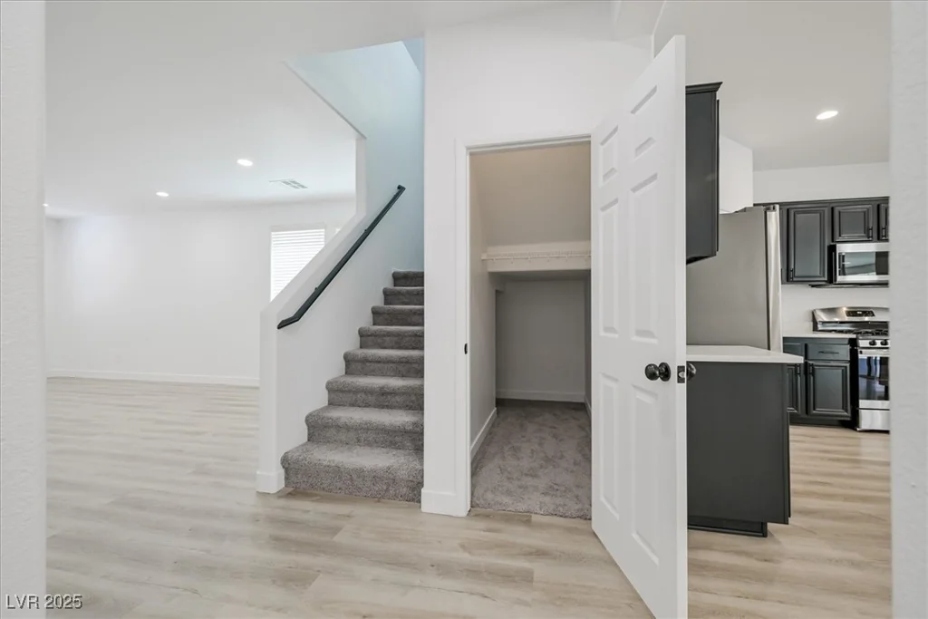 6133 Roseboro, North Las Vegas, NV 89081