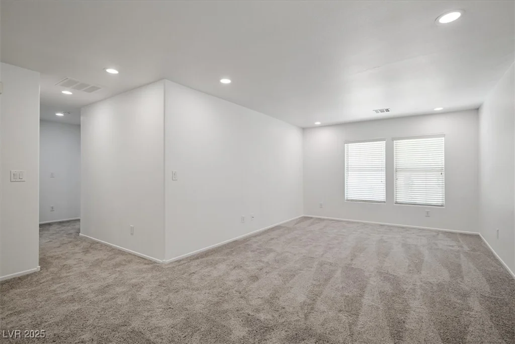6133 Roseboro, North Las Vegas, NV 89081