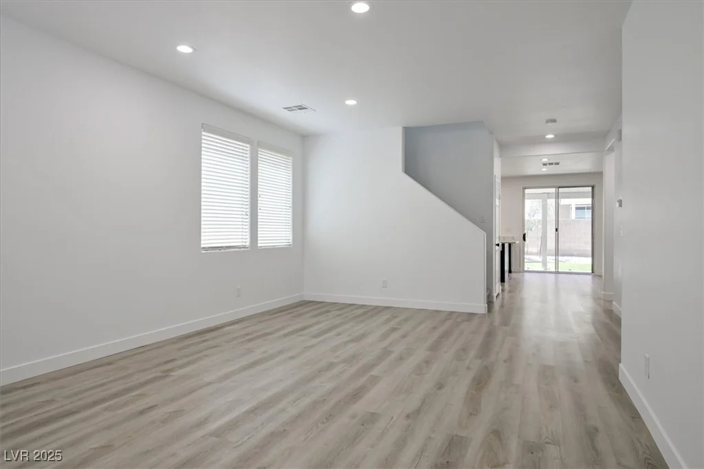 6133 Roseboro, North Las Vegas, NV 89081