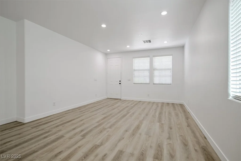 6133 Roseboro, North Las Vegas, NV 89081