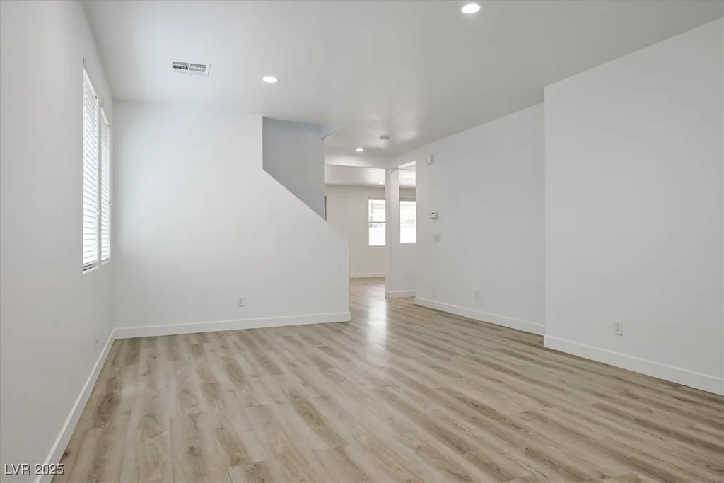 6133 Roseboro, North Las Vegas, NV 89081