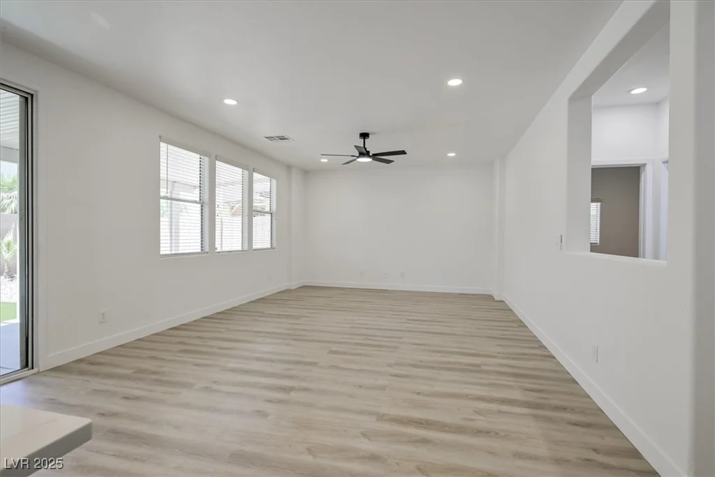 6133 Roseboro, North Las Vegas, NV 89081