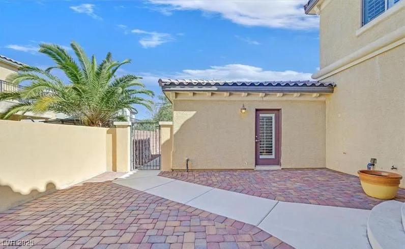 10001 Blairwood, Las Vegas, NV 89178