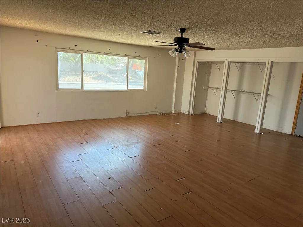 1674 Seneca, Las Vegas, NV 89169