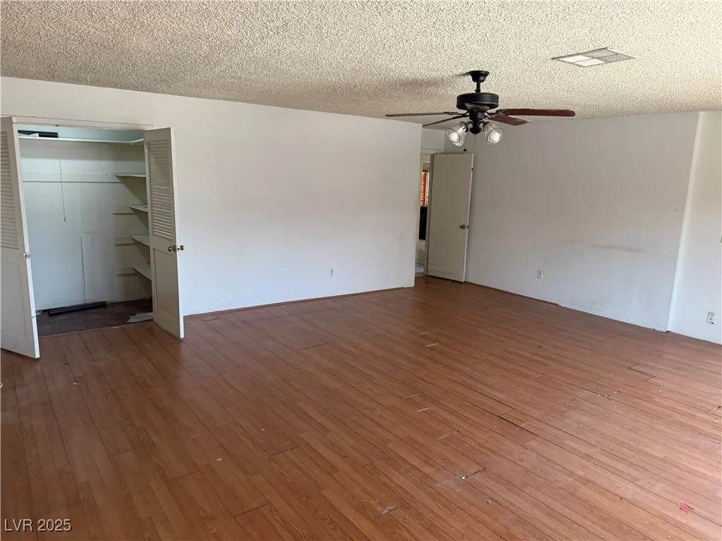 1674 Seneca, Las Vegas, NV 89169