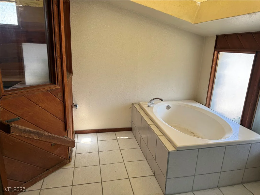 1674 Seneca, Las Vegas, NV 89169
