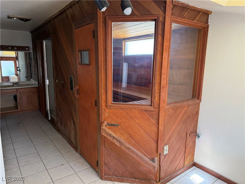 1674 Seneca, Las Vegas, NV 89169