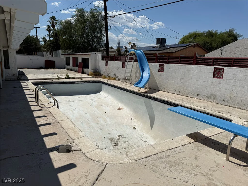 1674 Seneca, Las Vegas, NV 89169