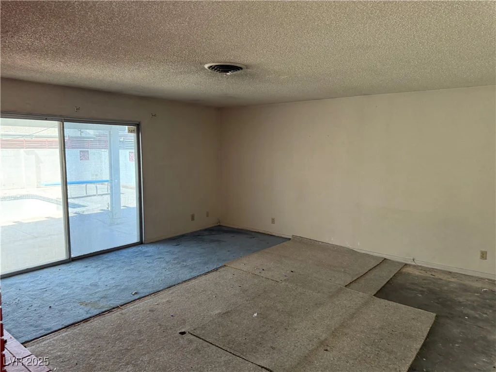 1674 Seneca, Las Vegas, NV 89169