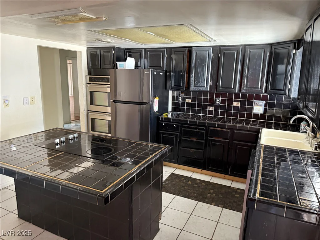 1674 Seneca, Las Vegas, NV 89169
