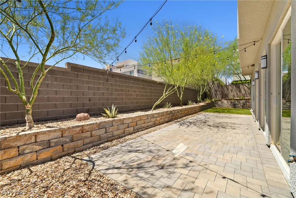 865 Auroras Edge, Henderson, NV 89012