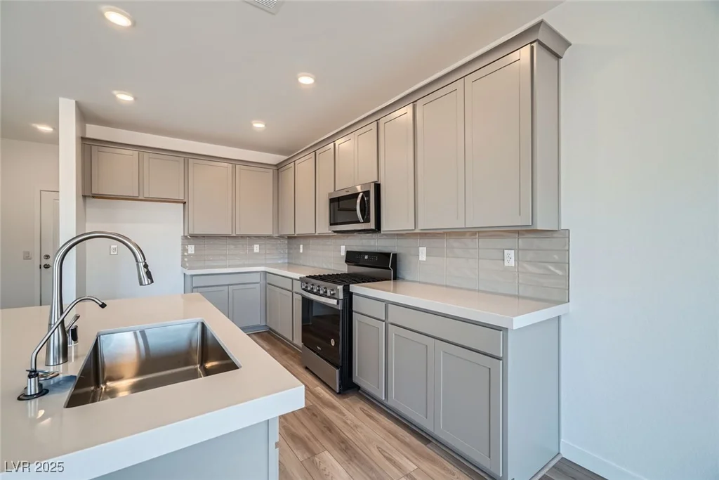 9842 Lost Horse, Las Vegas, NV 89178