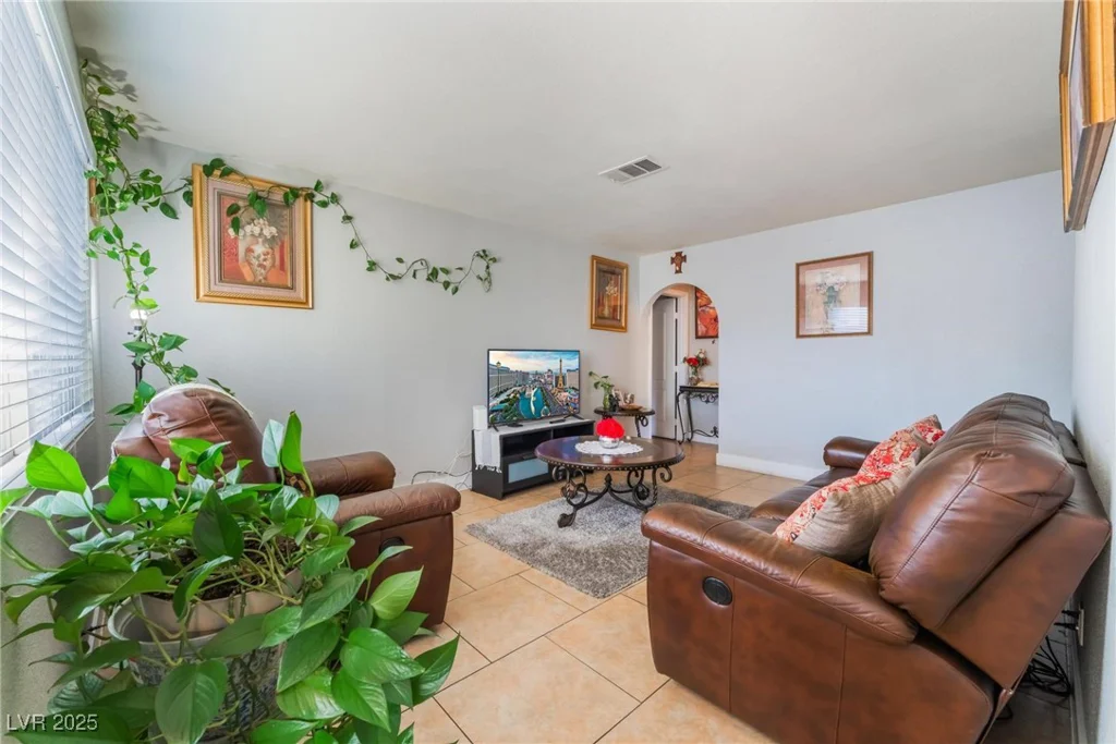 1812 Decatur, Las Vegas, NV 89108