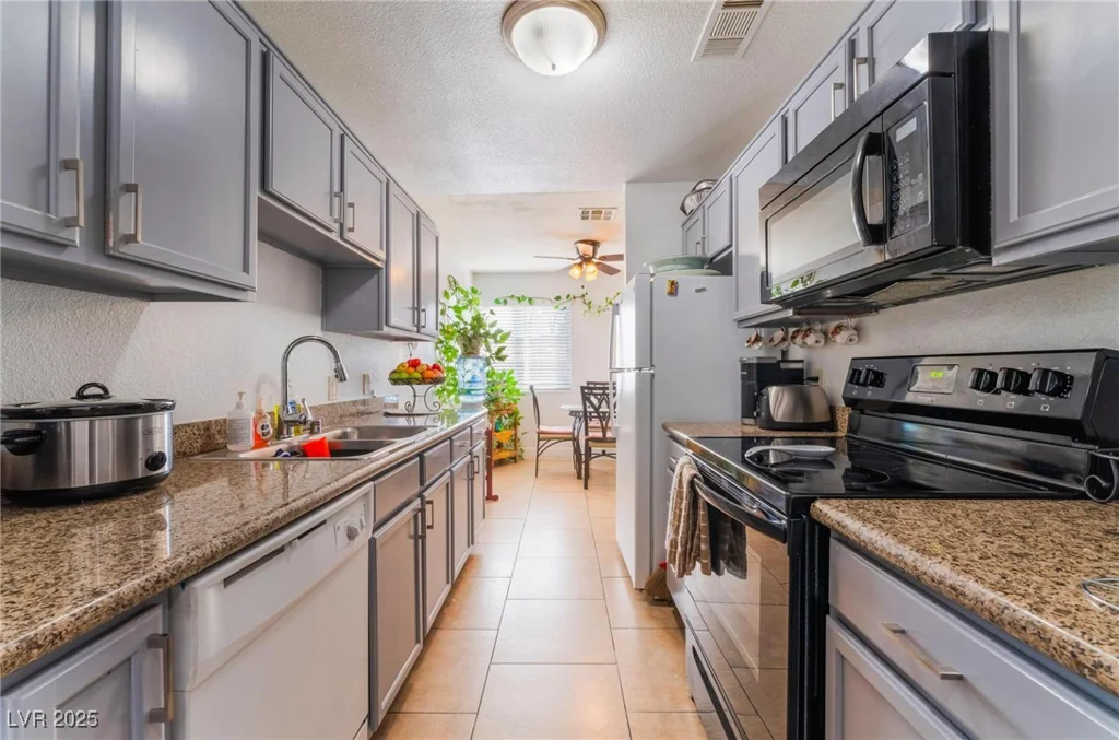 1812 Decatur, Las Vegas, NV 89108