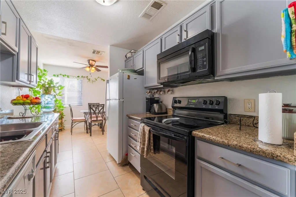 1812 Decatur, Las Vegas, NV 89108