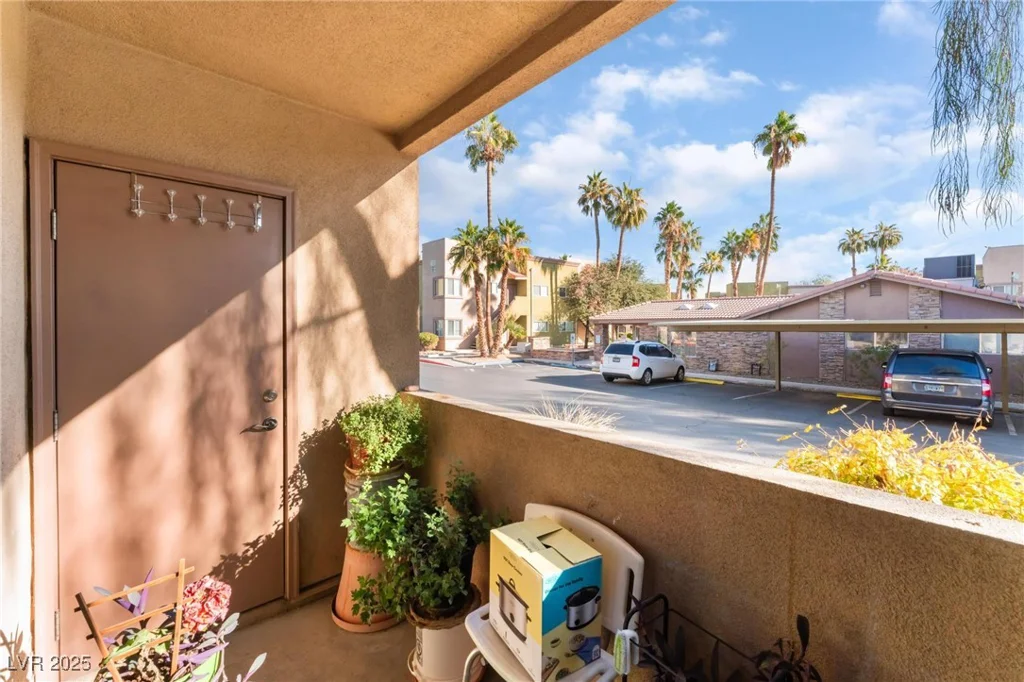 1812 Decatur, Las Vegas, NV 89108