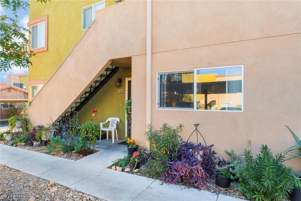 1812 Decatur, Las Vegas, NV 89108