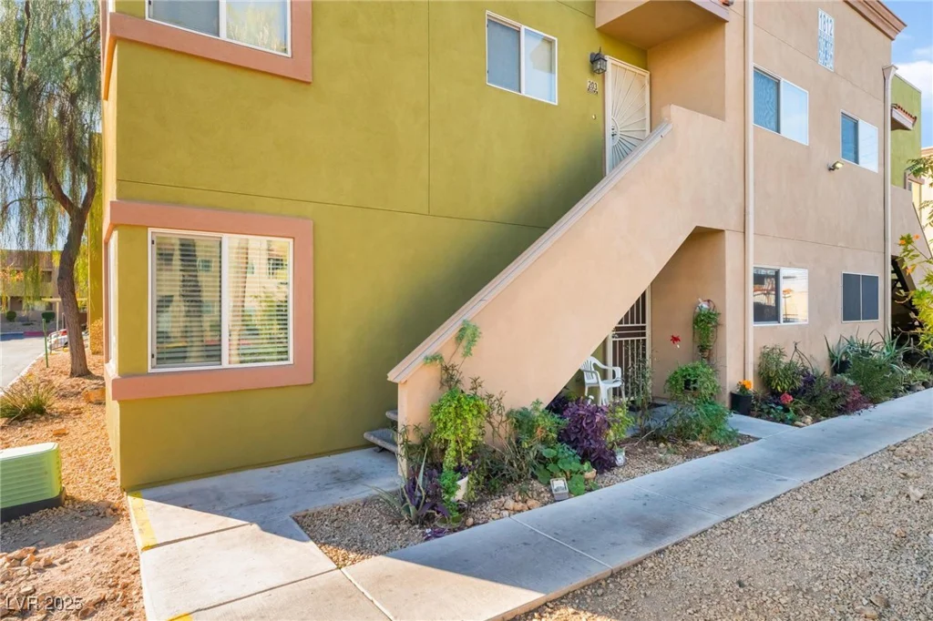 1812 Decatur, Las Vegas, NV 89108