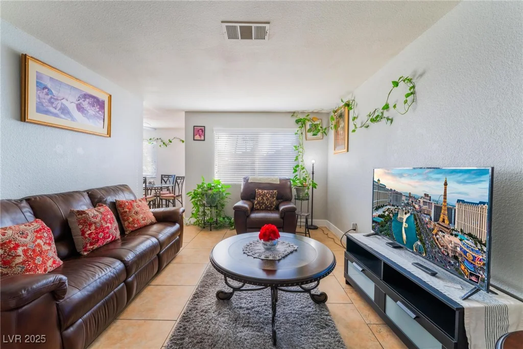 1812 Decatur, Las Vegas, NV 89108