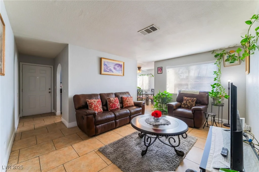 1812 Decatur, Las Vegas, NV 89108