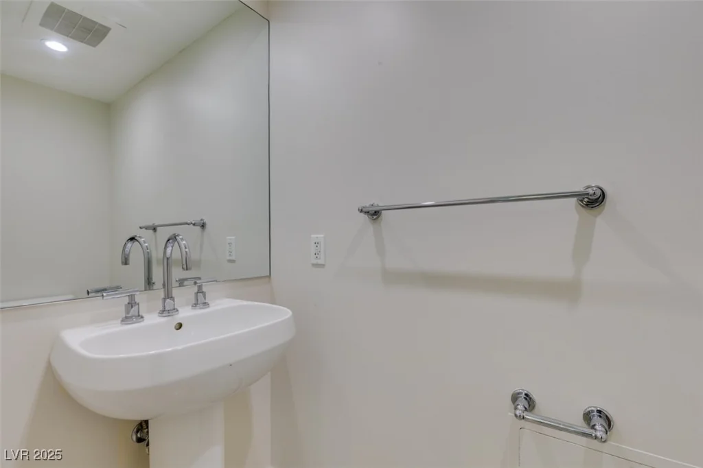 322 Karen, Las Vegas, NV 89109