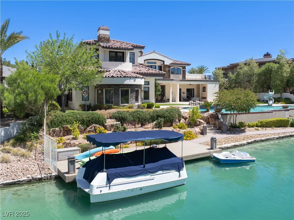 8725 Newport Isle, Las Vegas, NV 89117